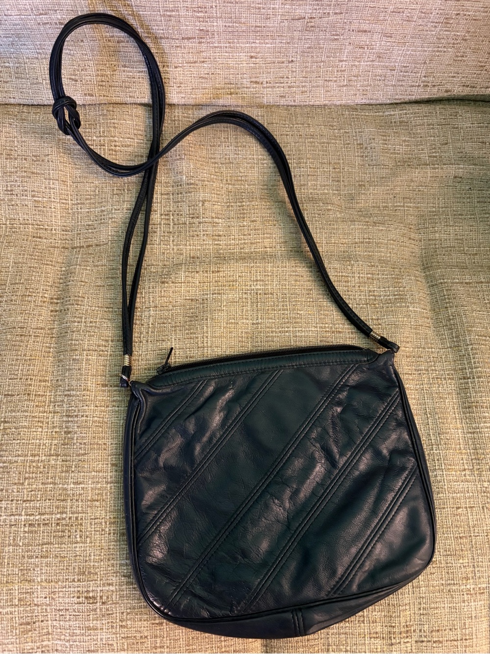 Vintage Karnig Mann Navy Leather Purse, made in Canada 1980s, shoulder strap